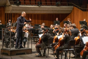UVic Chorus & Orchestra: Weaving Changes
